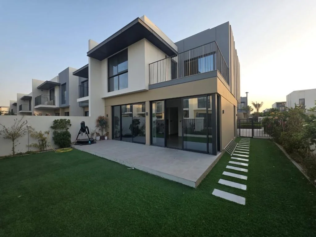 Contact Us 3 Explore Property in Dubai.4